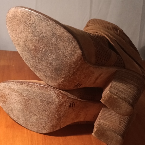 Aquatalia Women's Buckle Ankle Boots Size 6.5 - Picture 11 of 13